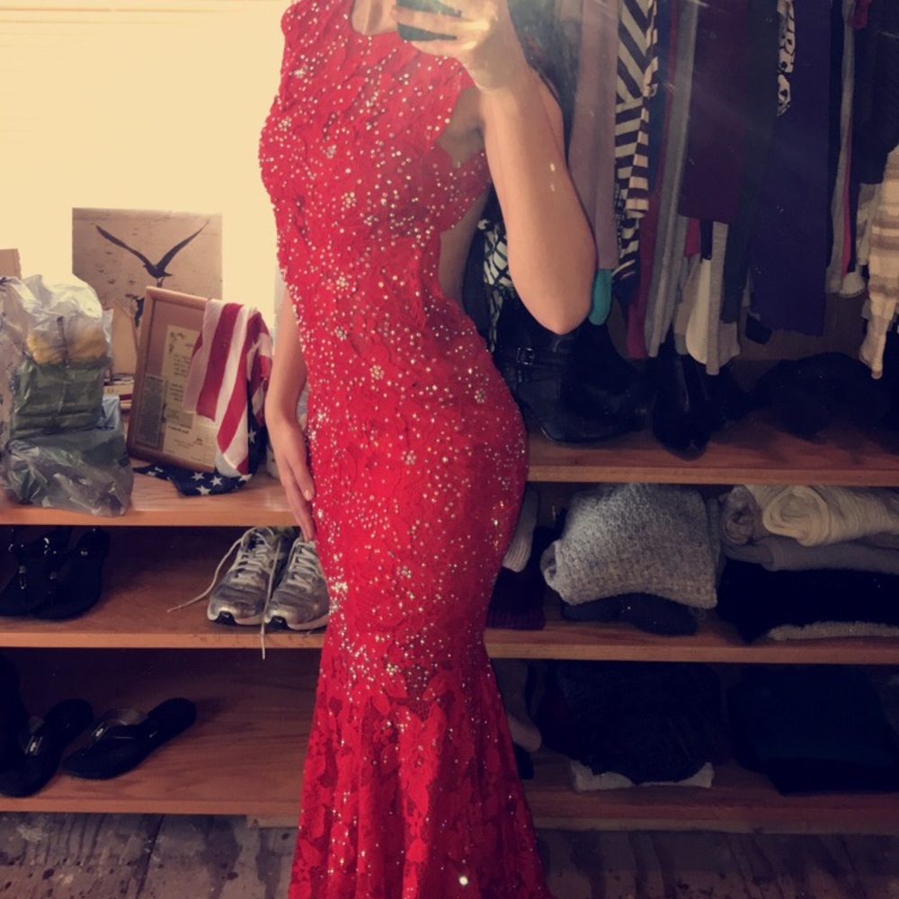 Red Lace Jovani Prom Dress - Picture 4 of 5